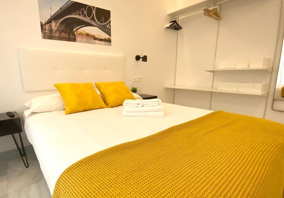 My Home In Triana, Luminoso Y Acogedor Apartamento Севиля Екстериор снимка