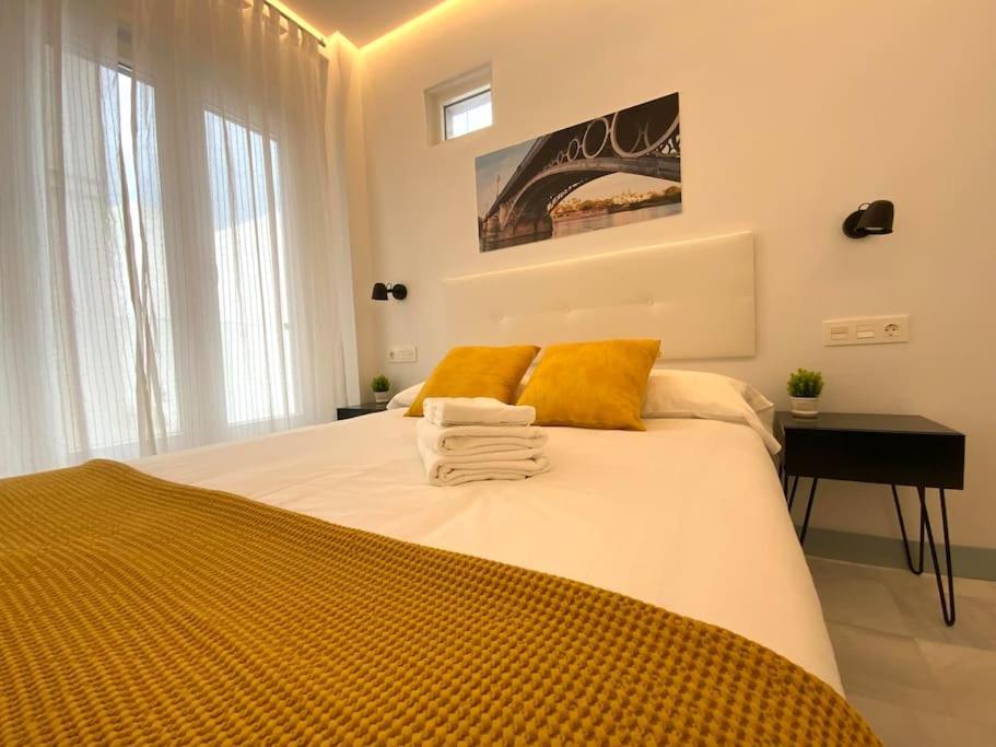 My Home In Triana, Luminoso Y Acogedor Apartamento Севиля Екстериор снимка
