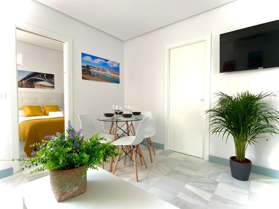 My Home In Triana, Luminoso Y Acogedor Apartamento Севиля Екстериор снимка